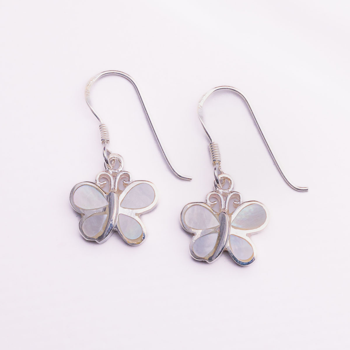 Srebrne naušnice “Viseći leptiri” Srebrne naušnice “Viseći leptiri”