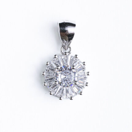 Srebrni privjesak “Sjajna primula”