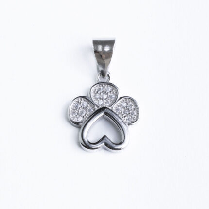 Srebrni privjesak “Sjajna šapica”