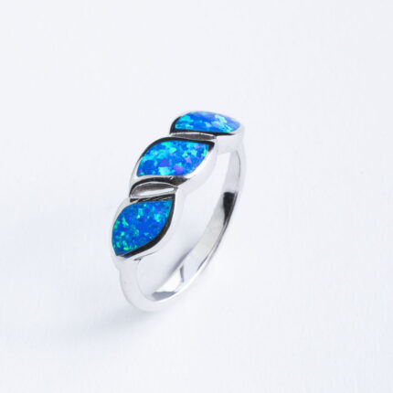 Srebrni prsten “Plavi opal s tri lista”