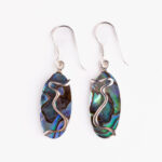 Srebrne naušnice “Ovali sedefa s vijugom“