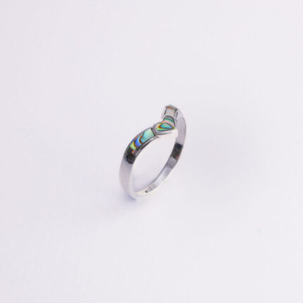 Srebrni prsten “Srce na V”