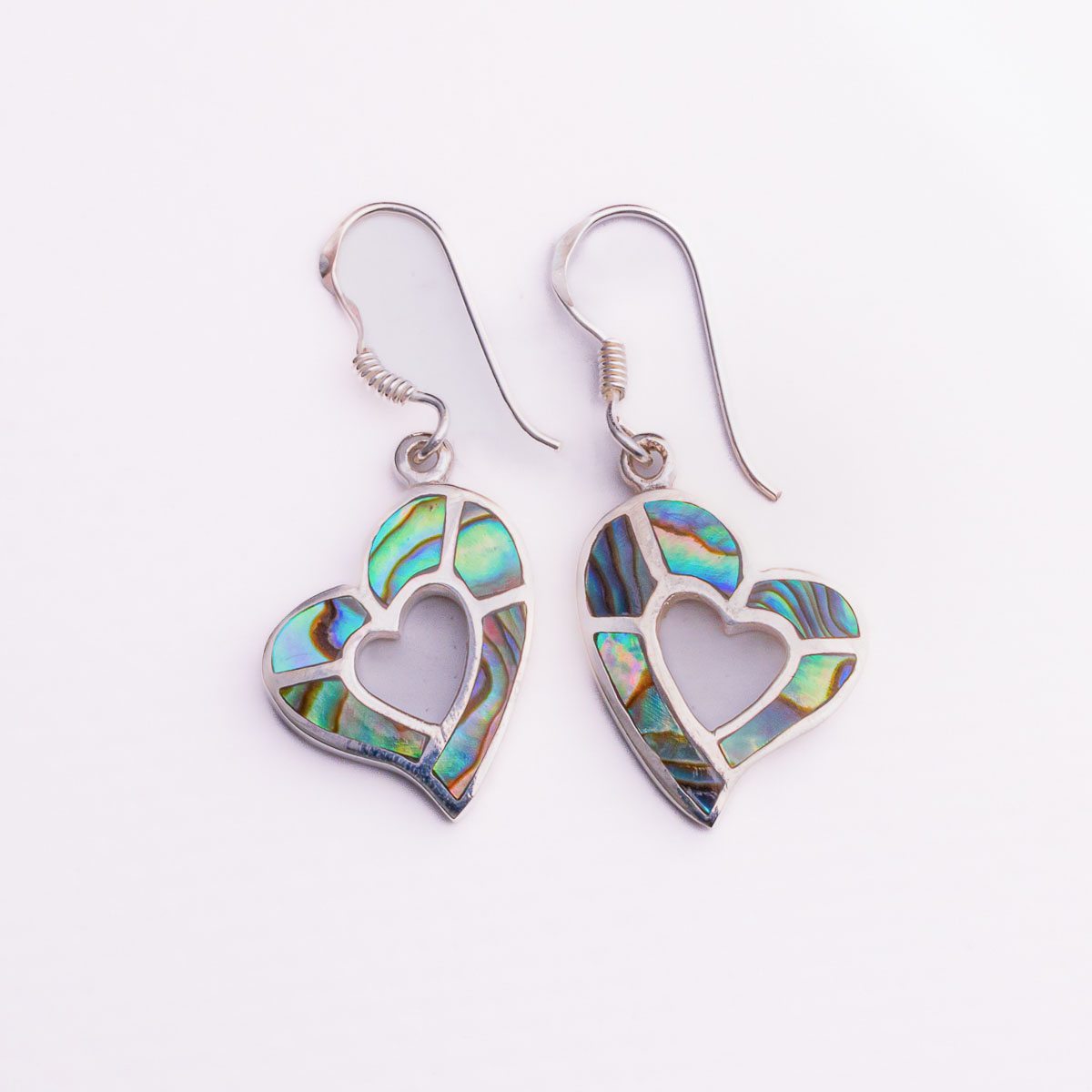 Srebrne naušnice “Viseća šuplja srca” Srebrne naušnice “Viseća šuplja srca”