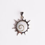 Srebrni privjesak “Sunce sa šivinim okom“