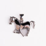 Srebrni privjesak “Konj od sedefa“