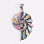 Srebrni privjesak “Nautilus sa sedefom“